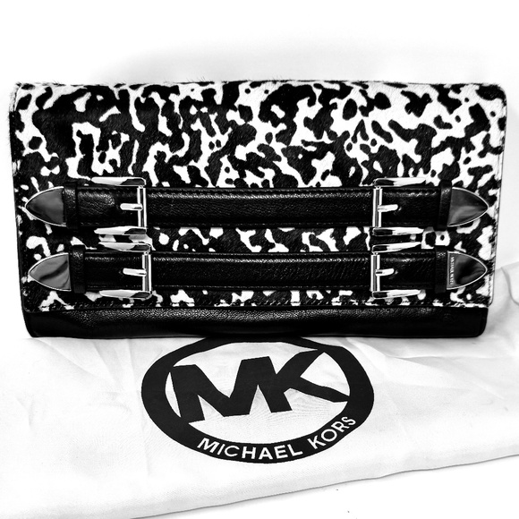 Michael Kors Robin Clutch NWT Black and White Animal Print Crossbody Bag - Picture 1 of 9